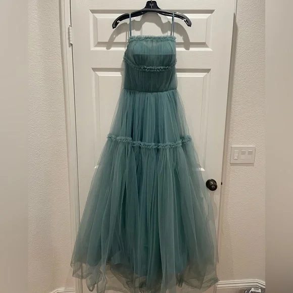 MILLA INSPIRED CUSTOM GOWN DRESS - Picture 3 of 6